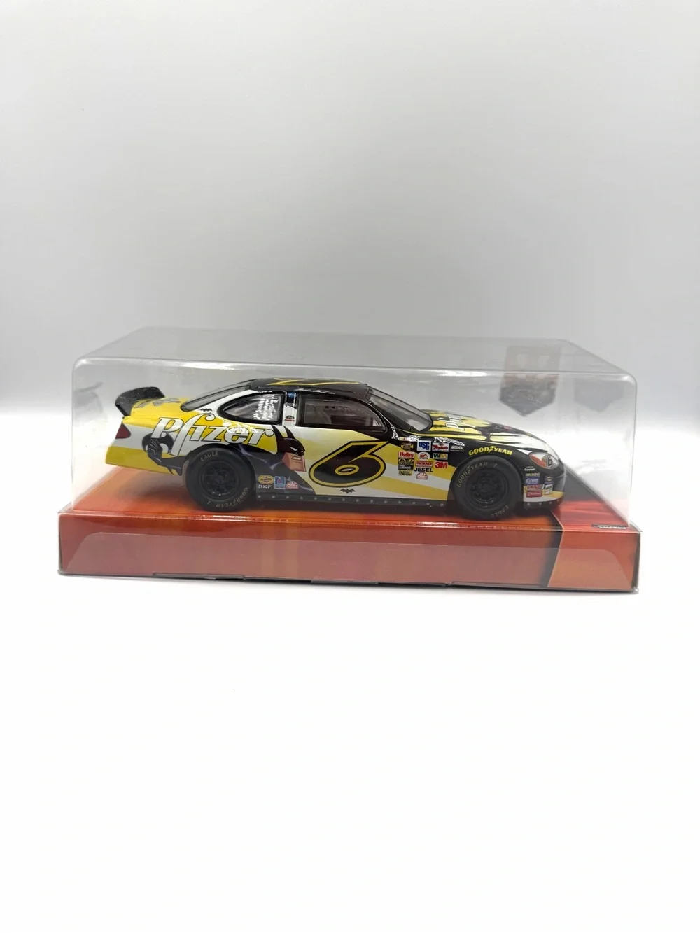 Hot Wheels 1:24 Mark Martin #6 Pfizer Batman Justice League NASCAR Diecast Car